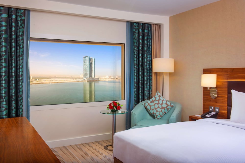 Hilton Garden Inn Ras Al Khaimah 13