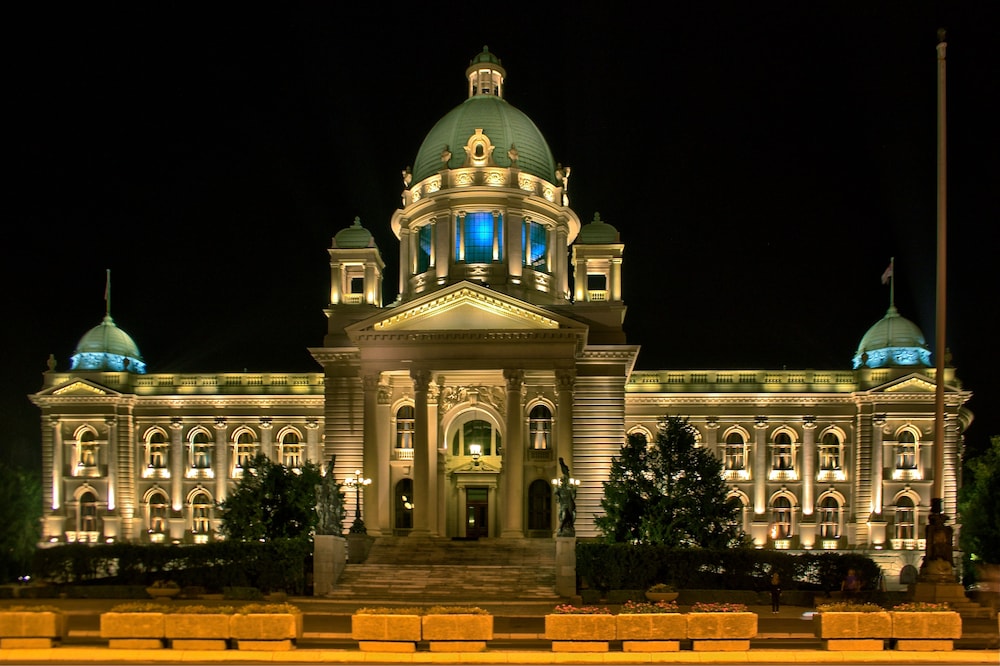 Dominic Smart & Luxury Suites Parliament 2