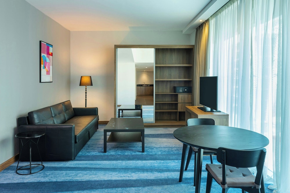 Aloft Palm Jumeirah 19