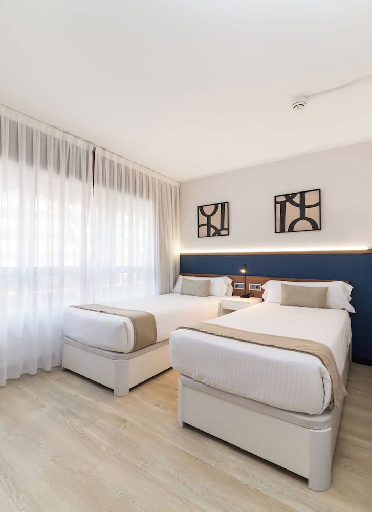 Roisa Hostal Boutique 23