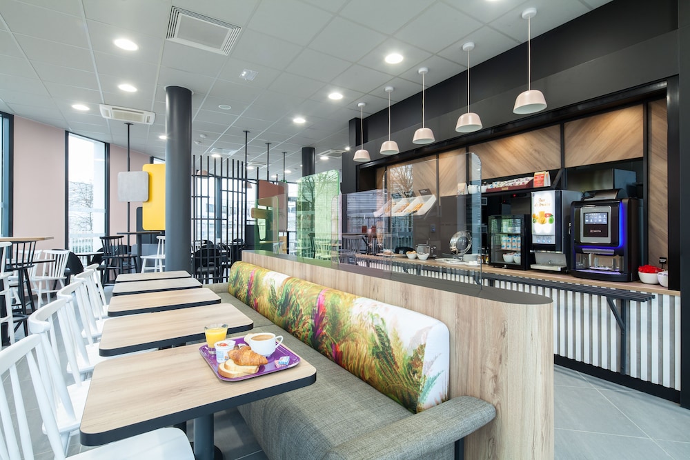 B&B HOTEL Nanterre Rueil-Malmaison 24