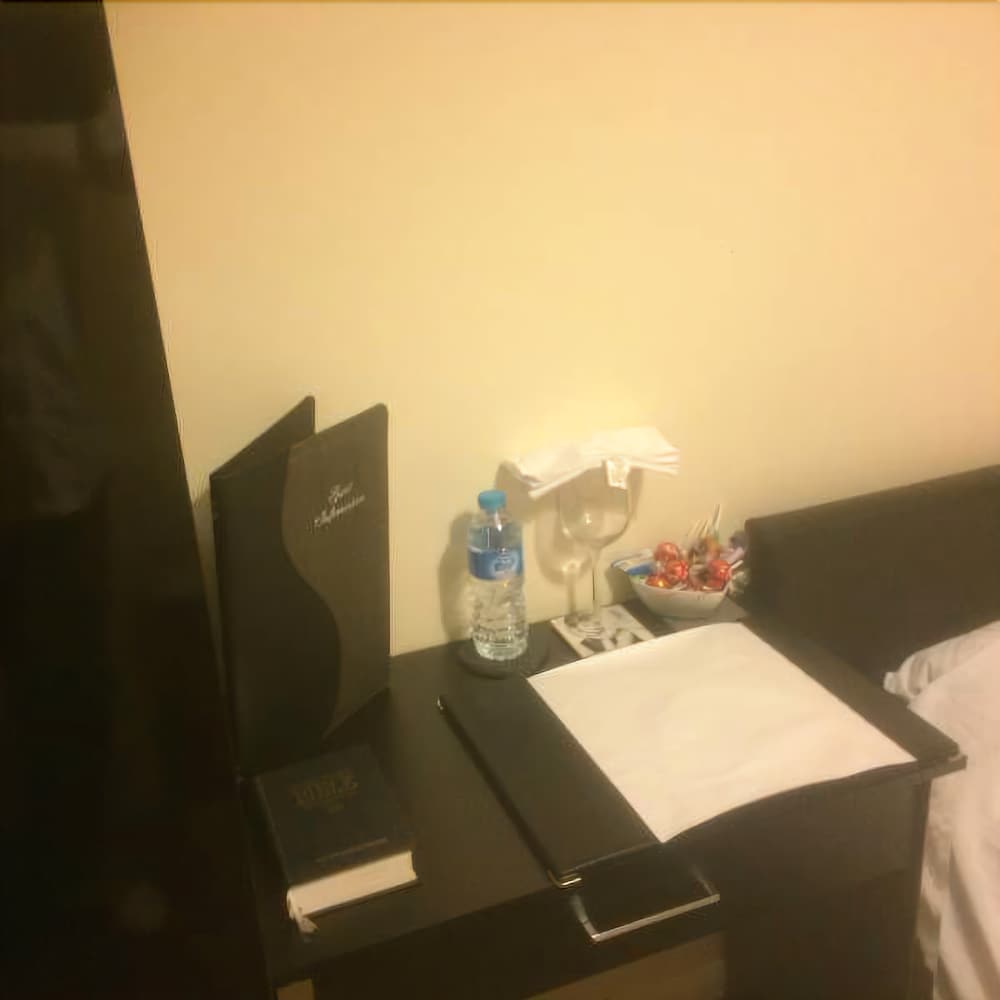 Bianca's House Hotel Heathrow Airport 7