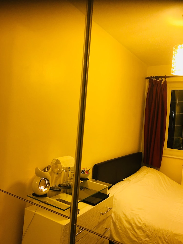 Bianca's House Hotel Heathrow Airport 13