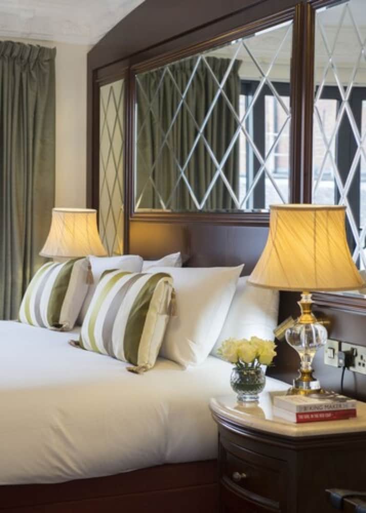 George Street Hotel 21