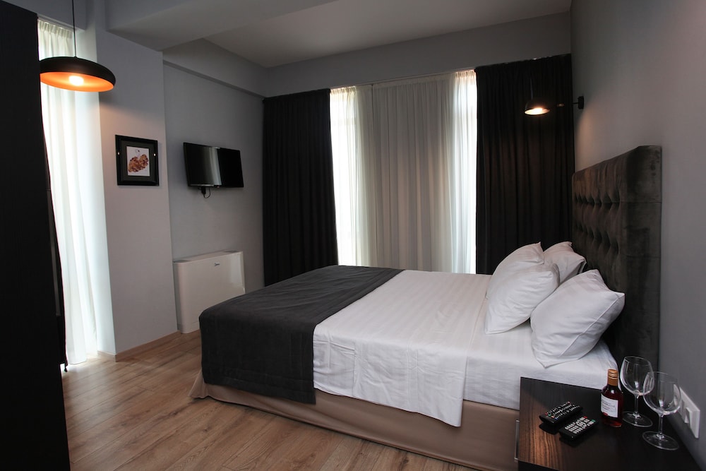 L.M Club Hotel 8