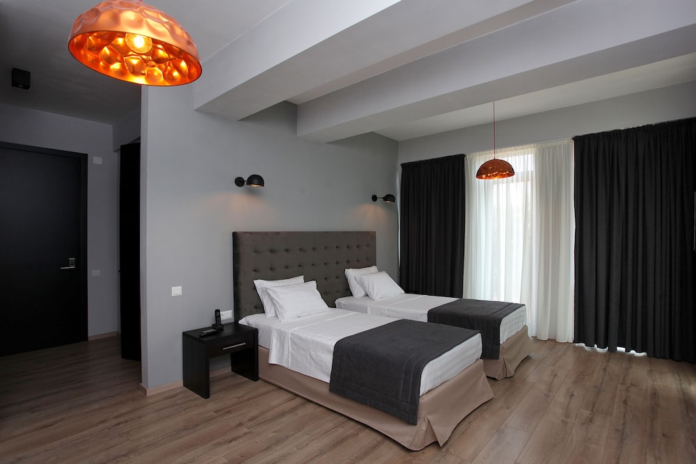 L.M Club Hotel 3