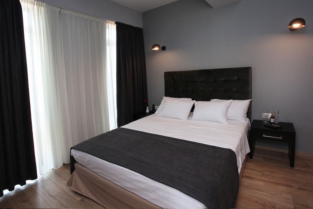 L.M Club Hotel 7