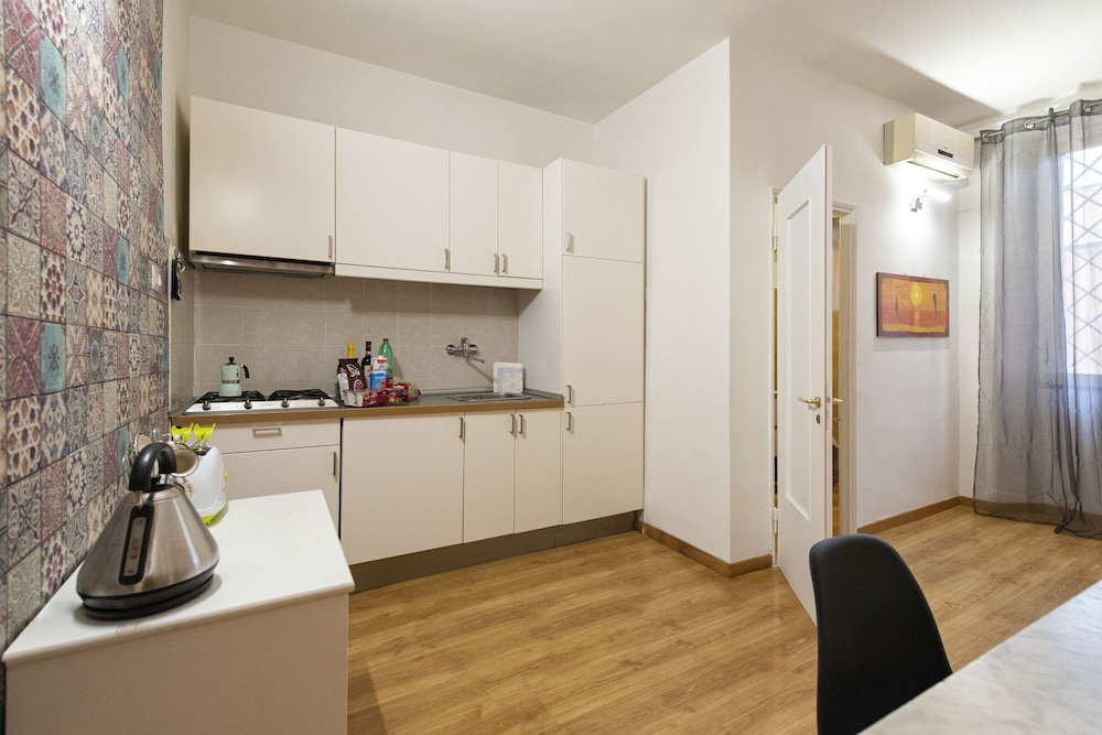 Rome La Sapienza Apartment 16