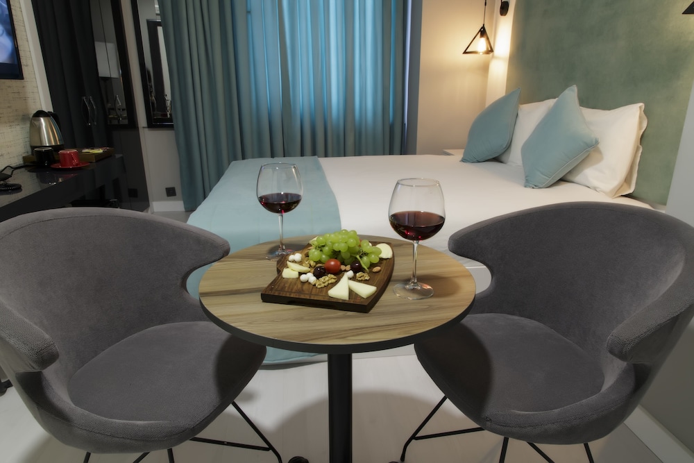 DES Suites Hotel 9