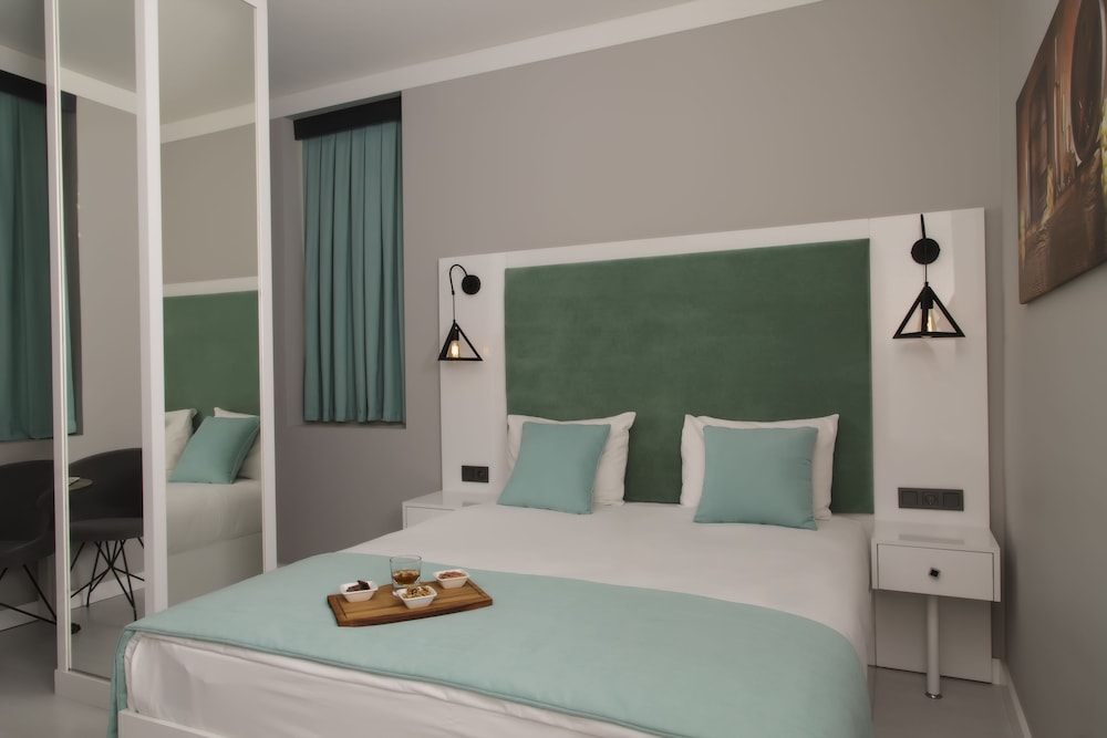 DES Suites Hotel 16