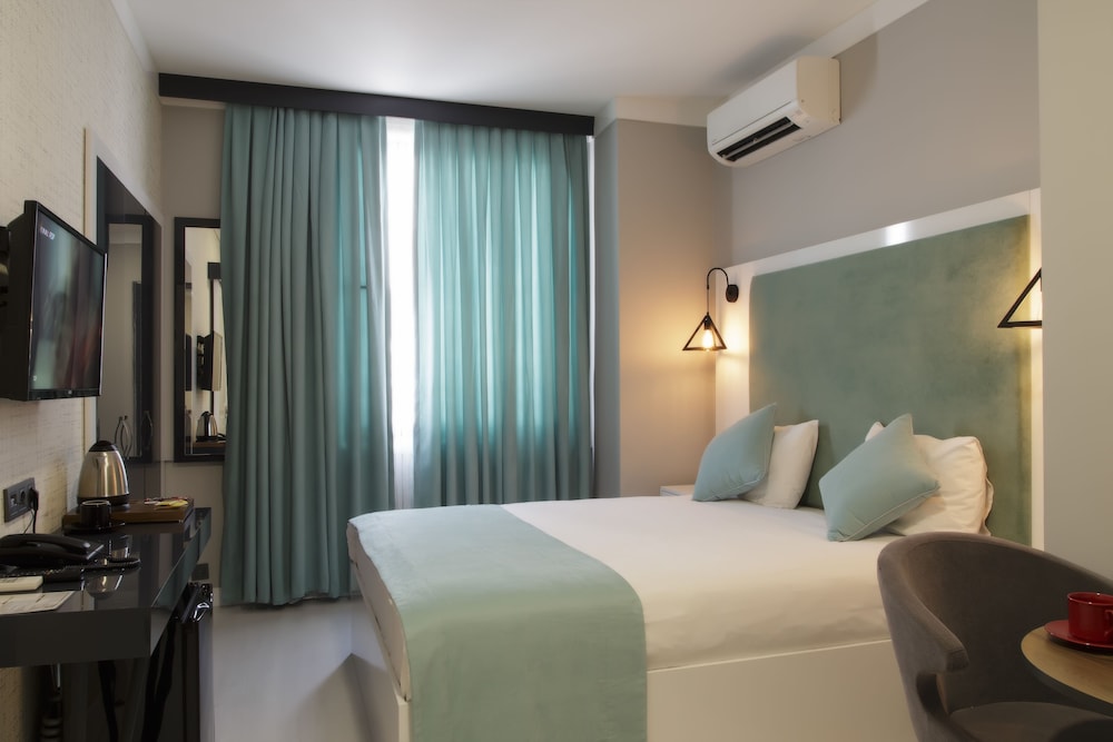 DES Suites Hotel 11
