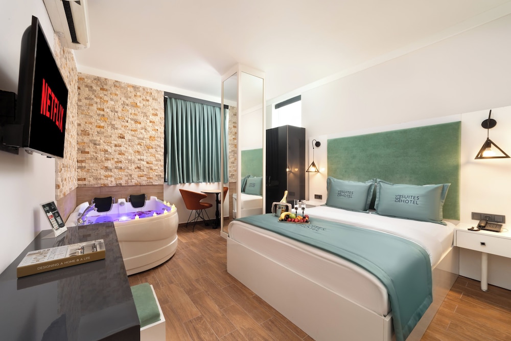 DES Suites Hotel 1