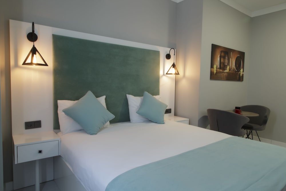 DES Suites Hotel 6