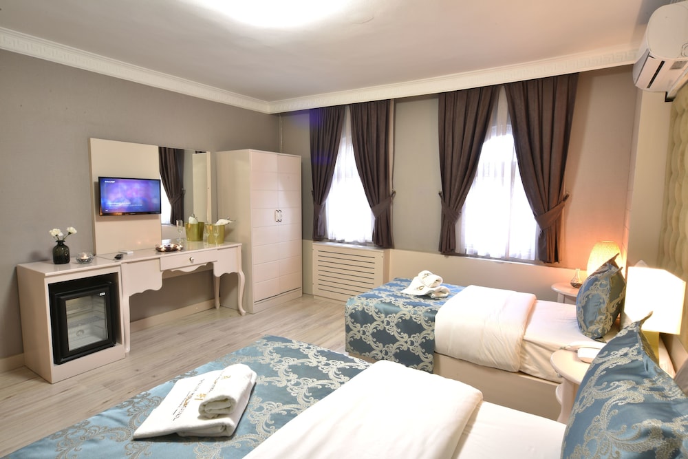 Pelican House Hotel 4