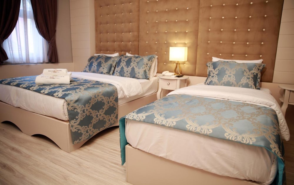 Pelican House Hotel 15