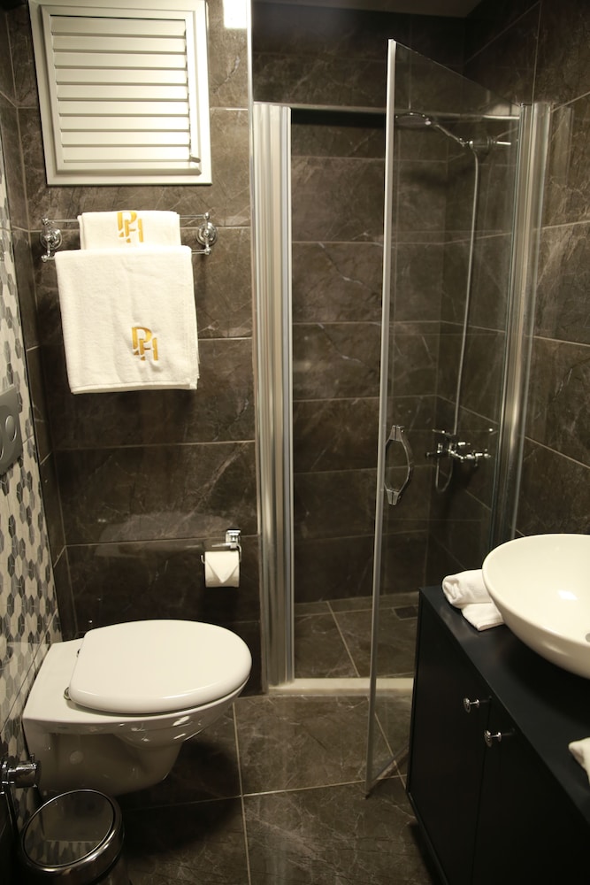 Pelican House Hotel 23