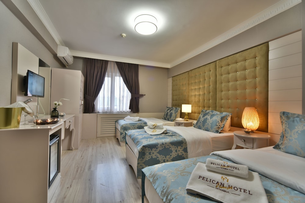 Pelican House Hotel 8
