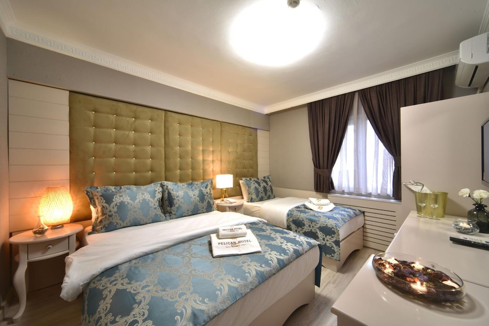 Pelican House Hotel 13