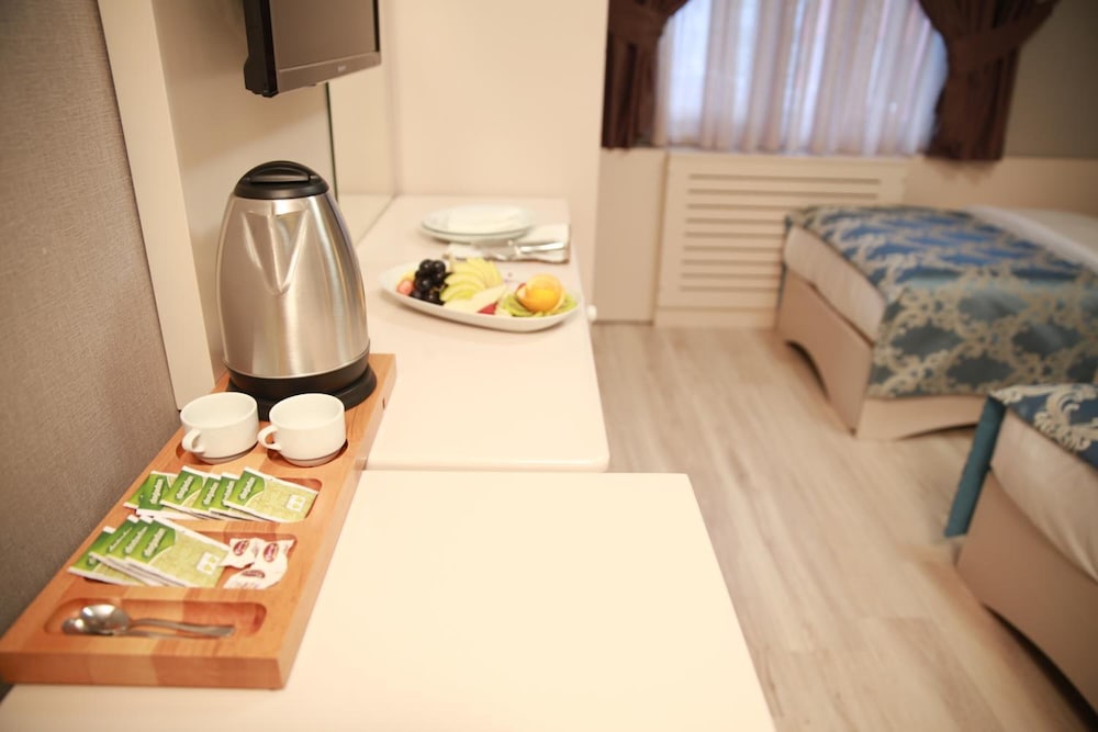 Pelican House Hotel 17