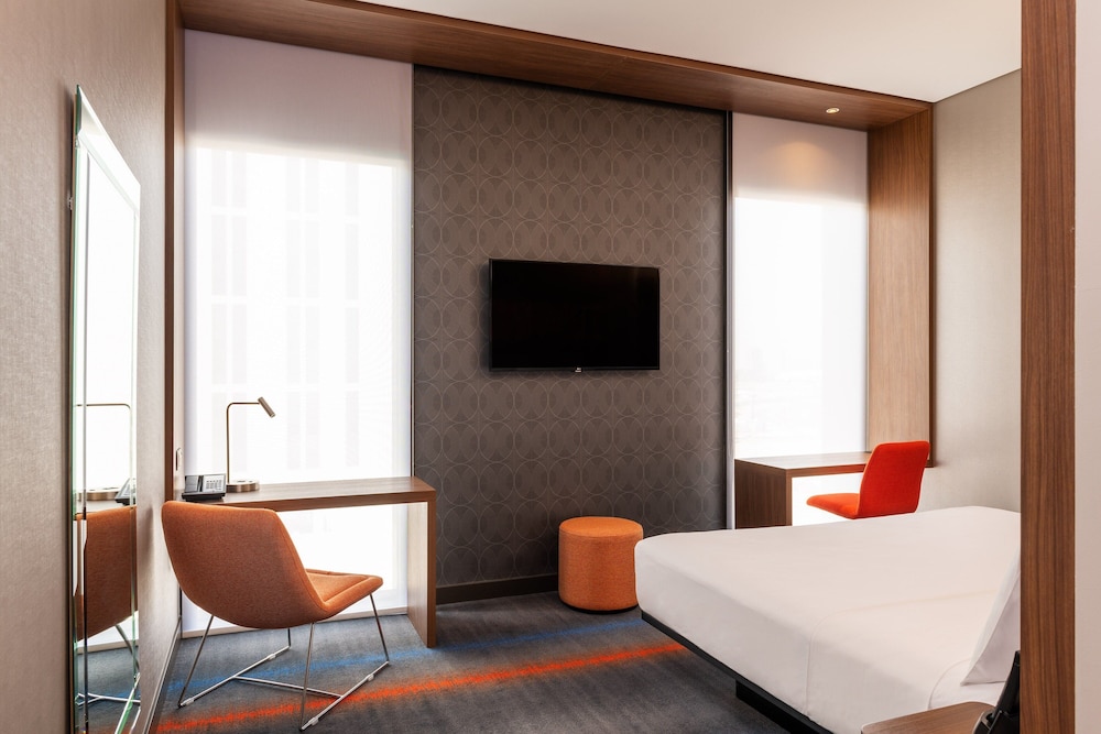 Aloft by Marriott Me'aisam, Dubai 4