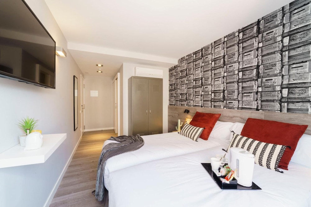 Wander by Pillow Hostal 21