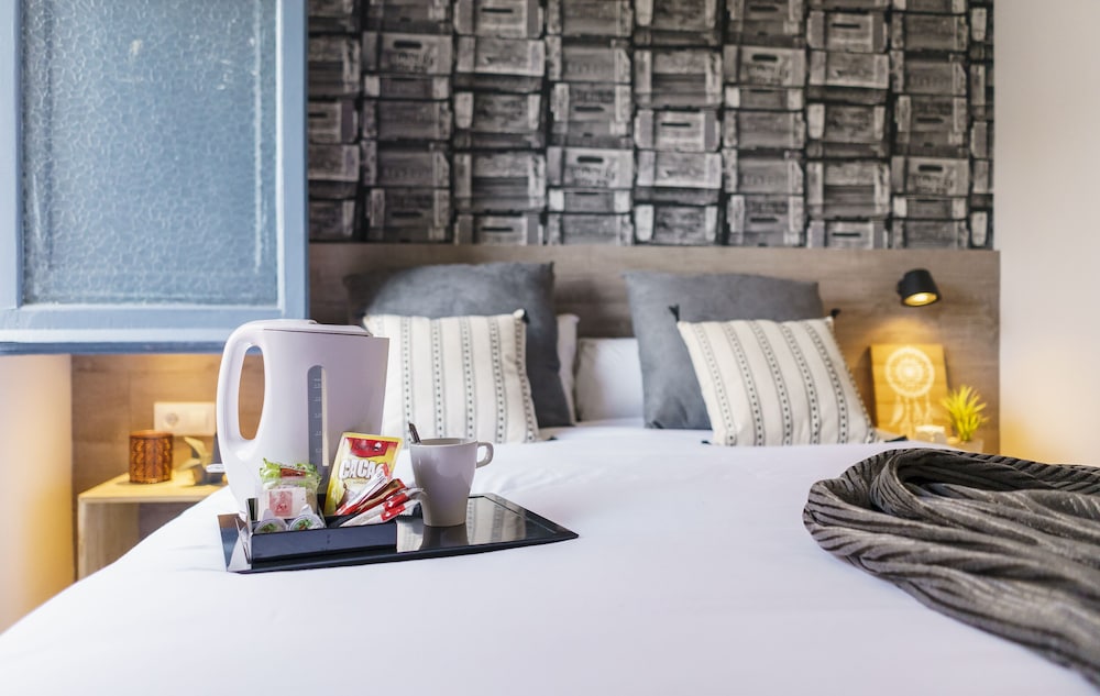 Wander by Pillow Hostal 5