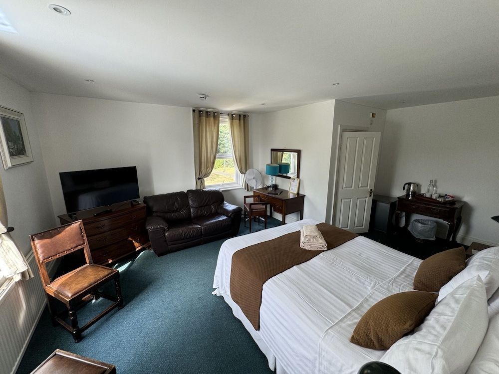 Hookwood Lodge 12