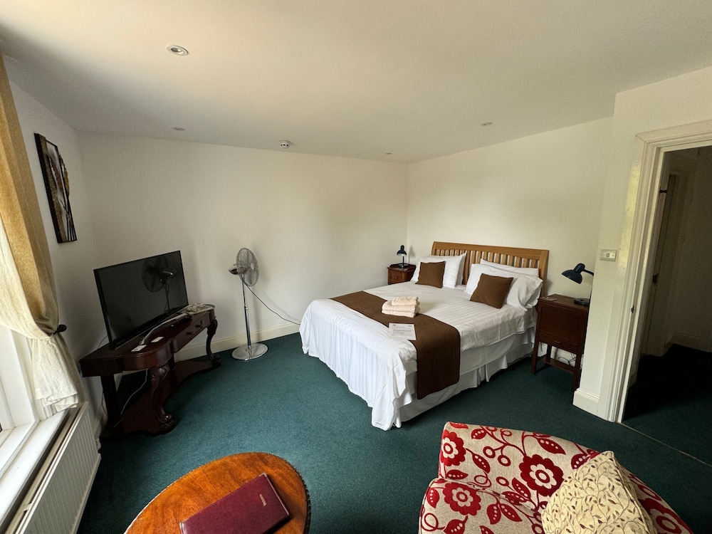 Hookwood Lodge 13