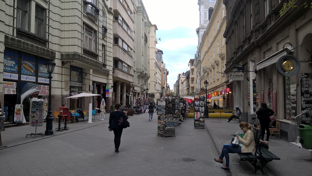 Váci Street Downtown Apartments 1