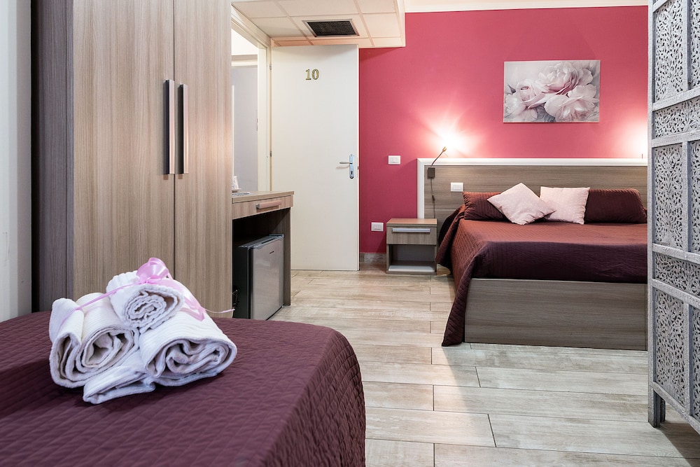 Suite Room Fiumicino 11