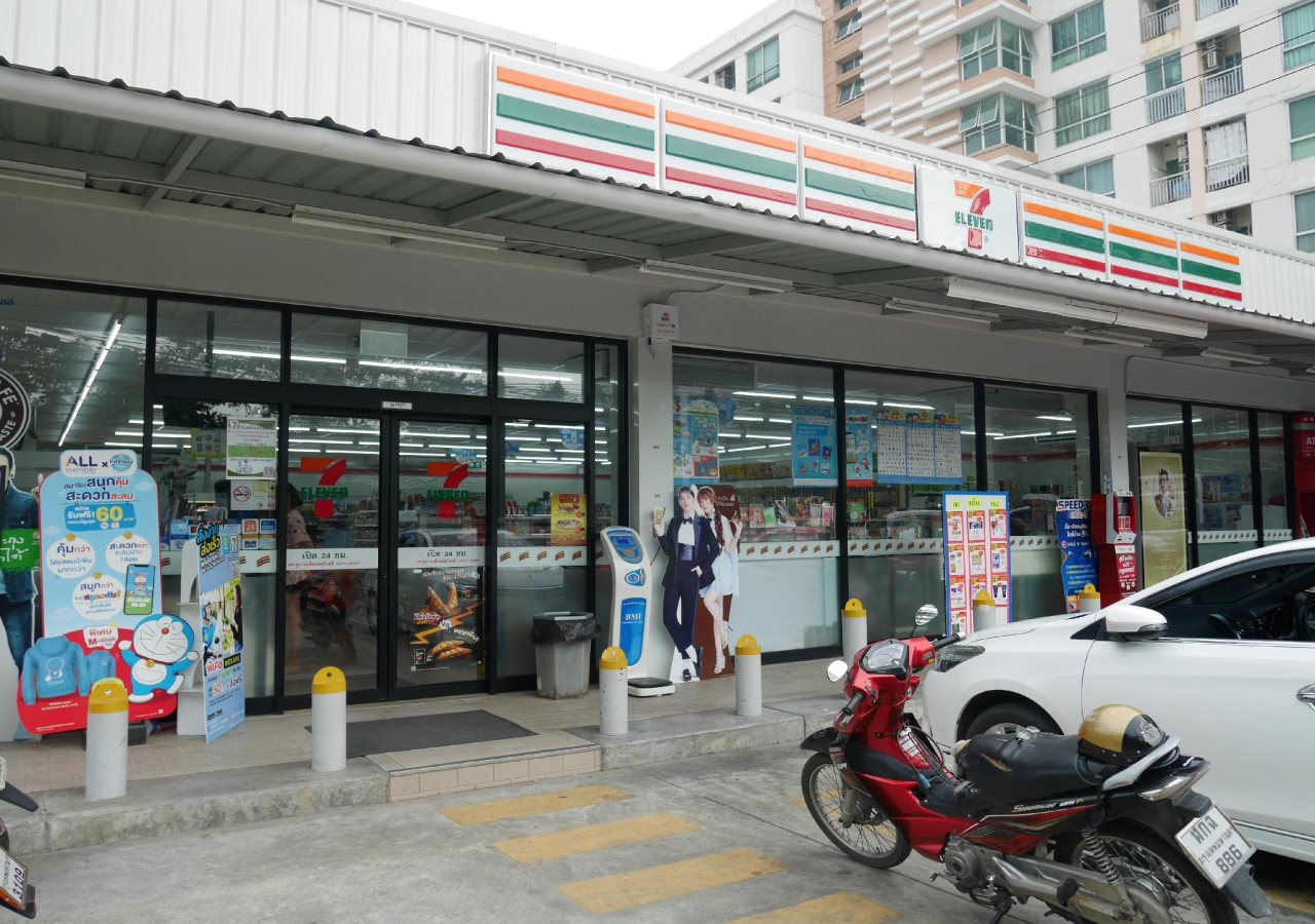 Boutique Poo-Yai Ma at BP Place 16