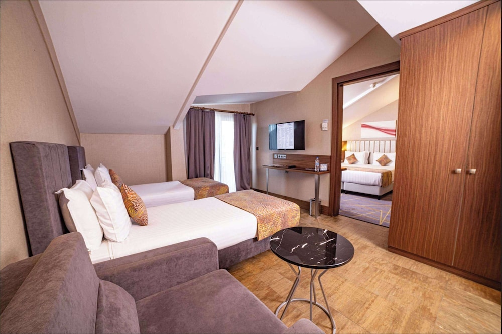 Ramada by Wyndham Istanbul Alibeykoy 13