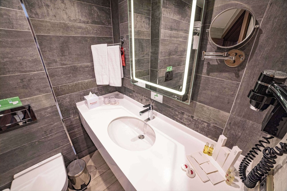 Ramada by Wyndham Istanbul Alibeykoy 22