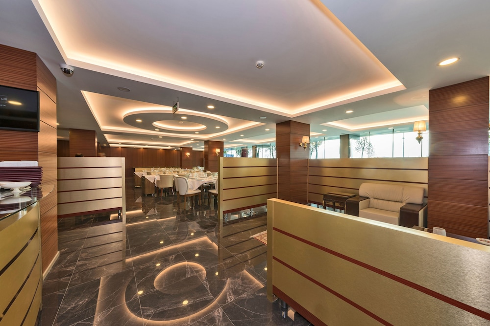 Aura Marina Hotel 3
