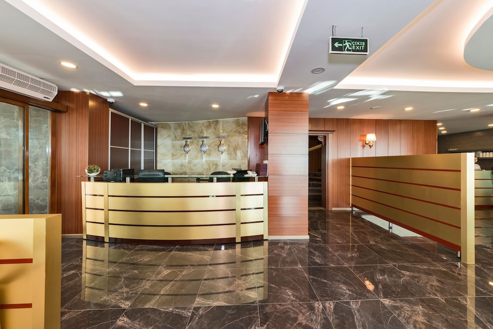 Aura Marina Hotel 2
