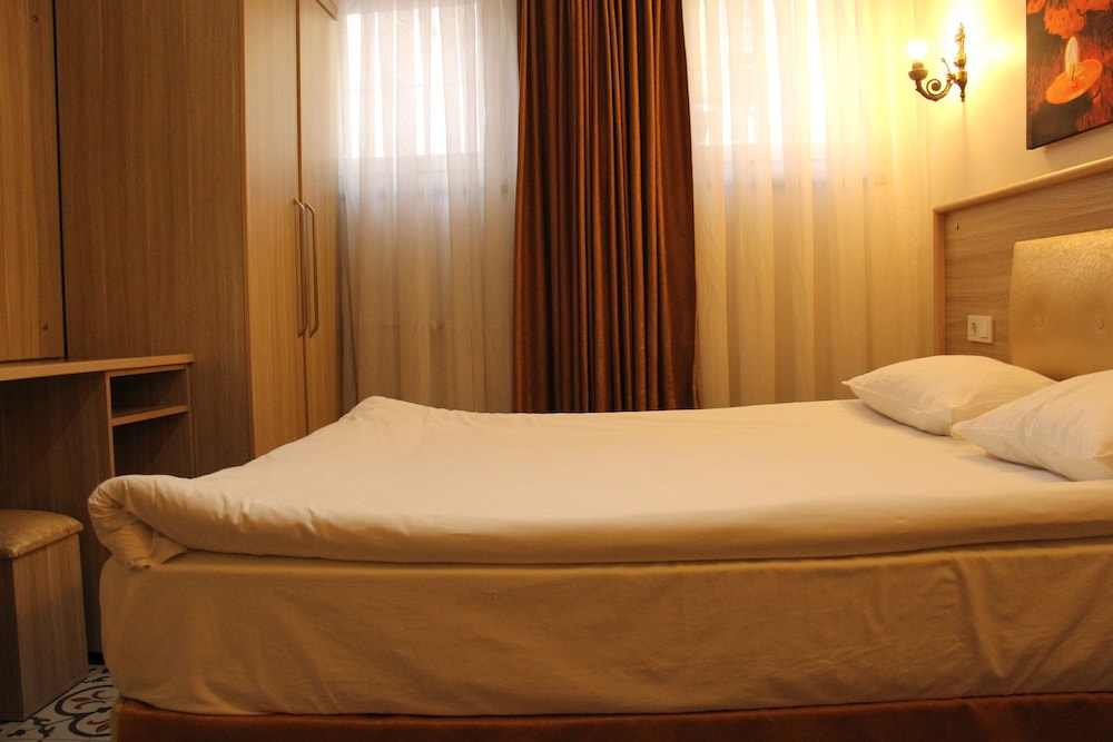 Jasmine Apartment 7