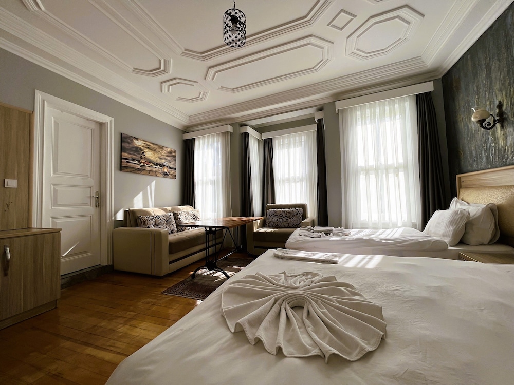 Jasmine Apartment 6