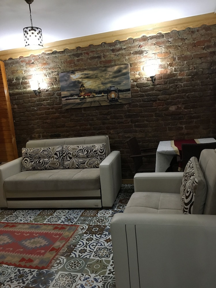 Jasmine Apartment 12