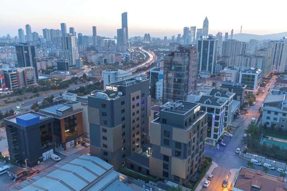 Park Inn by Radisson Istanbul Atasehir 1