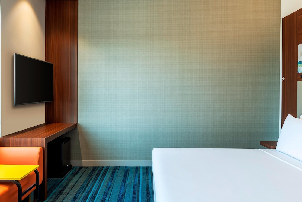 Aloft Dubai South 6