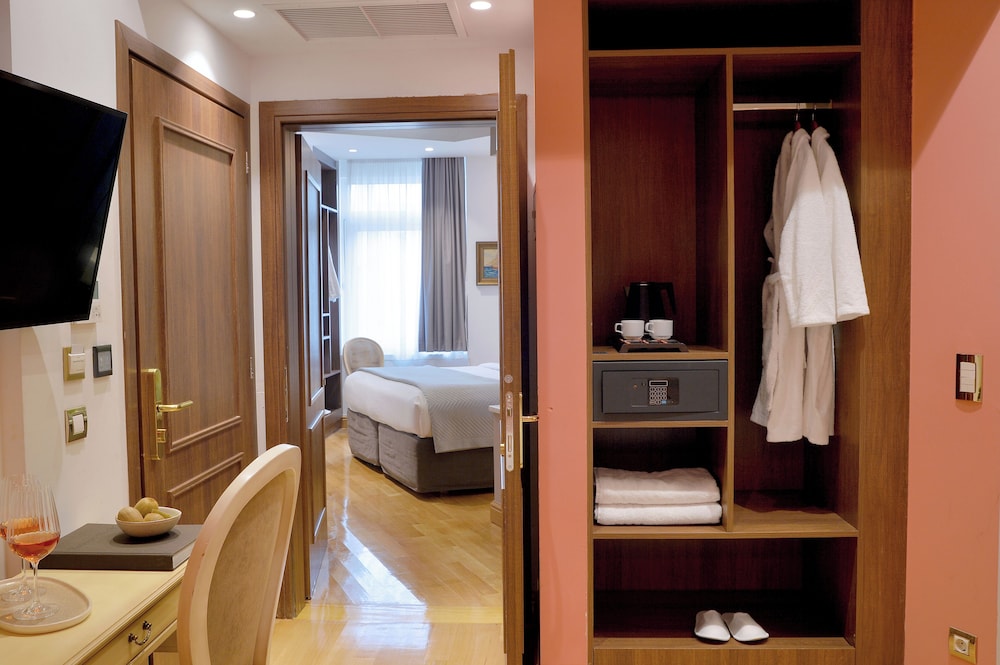 Acropolian Spirit Boutique Hotel 23