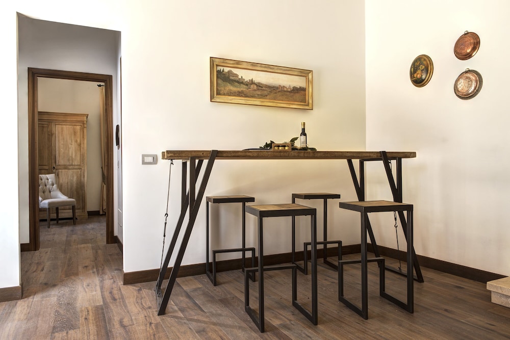 Borgo Pallavicini Mori 12