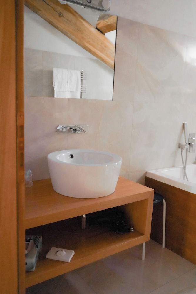 Borgo Pallavicini Mori 17