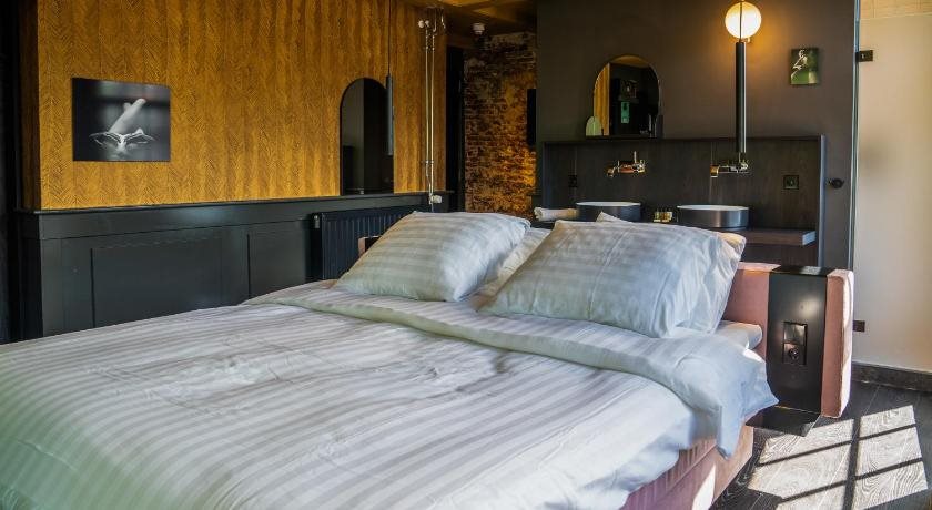 Hotel Frank since 1666 11