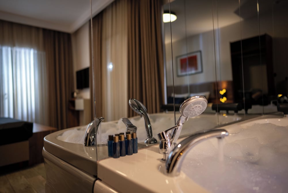 Mari Suites Hotel 18