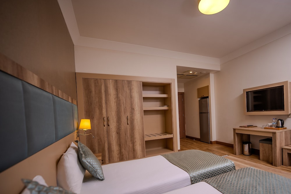 Mari Suites Hotel 7