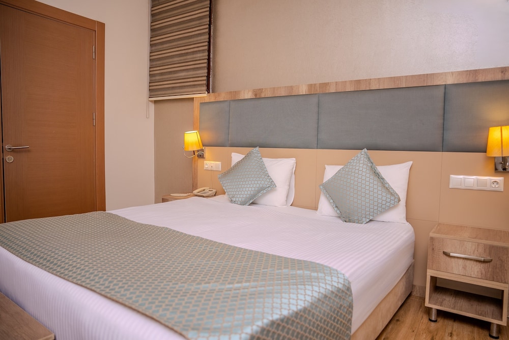Mari Suites Hotel 21