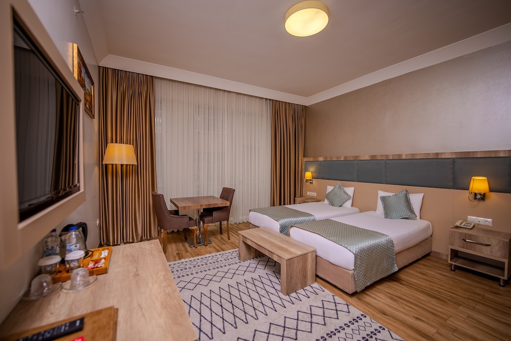 Mari Suites Hotel 5