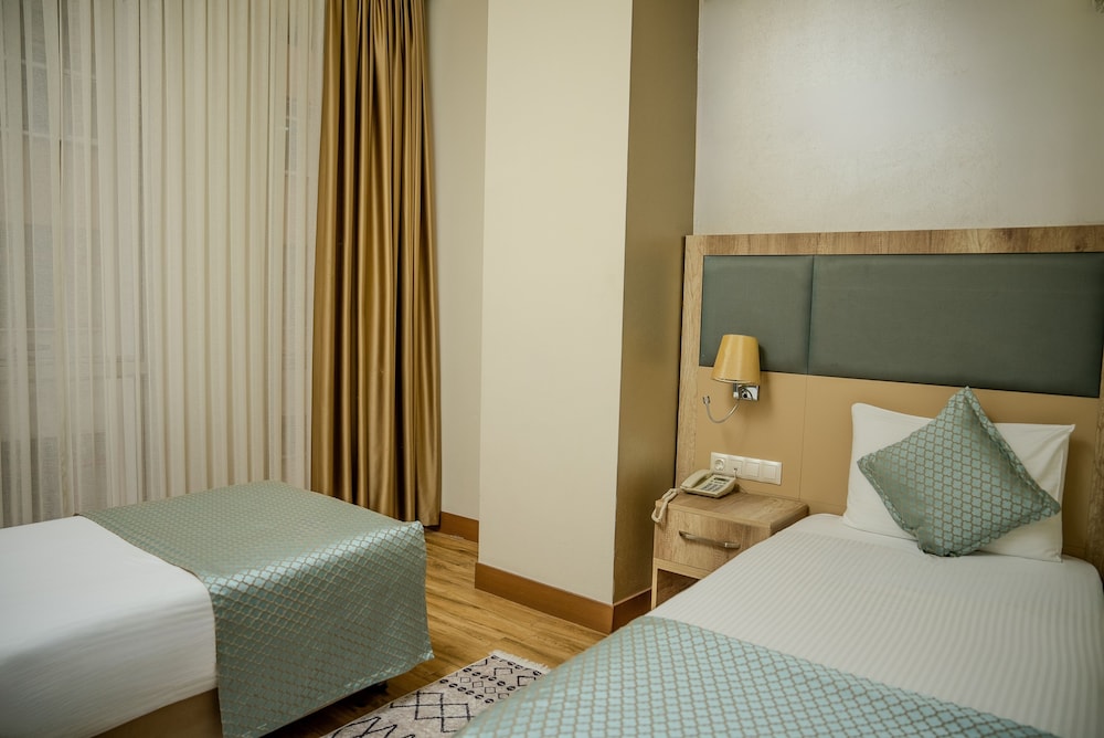 Mari Suites Hotel 11