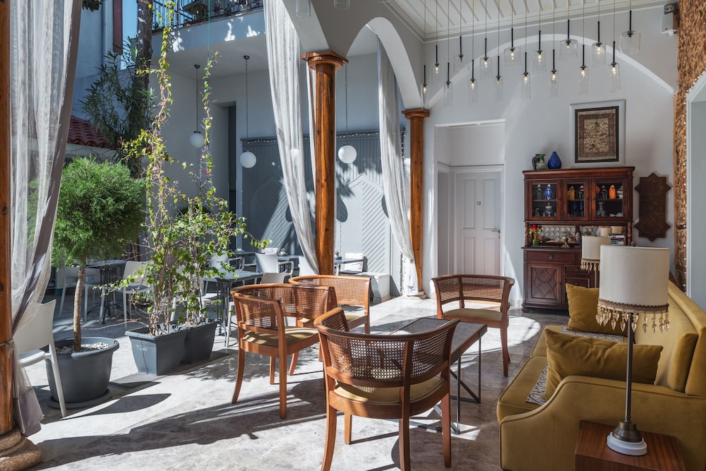 Delight Deluxe Boutique Hotel 10